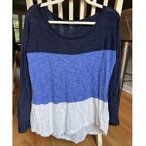 Lightweight 3/4 Sleeve sweater from Express. Size: Large